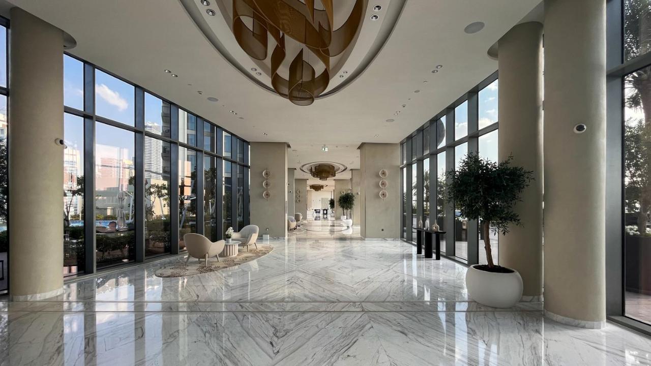 Waves Holiday Home - Waterfront Apartment With Breathtaking Sea Views Dubaj Exteriér fotografie