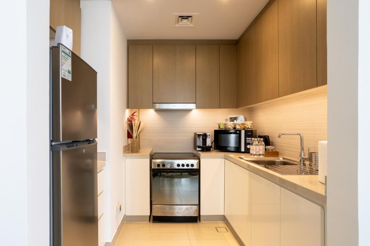 Waves Holiday Home - Waterfront Apartment With Breathtaking Sea Views Dubaj Exteriér fotografie