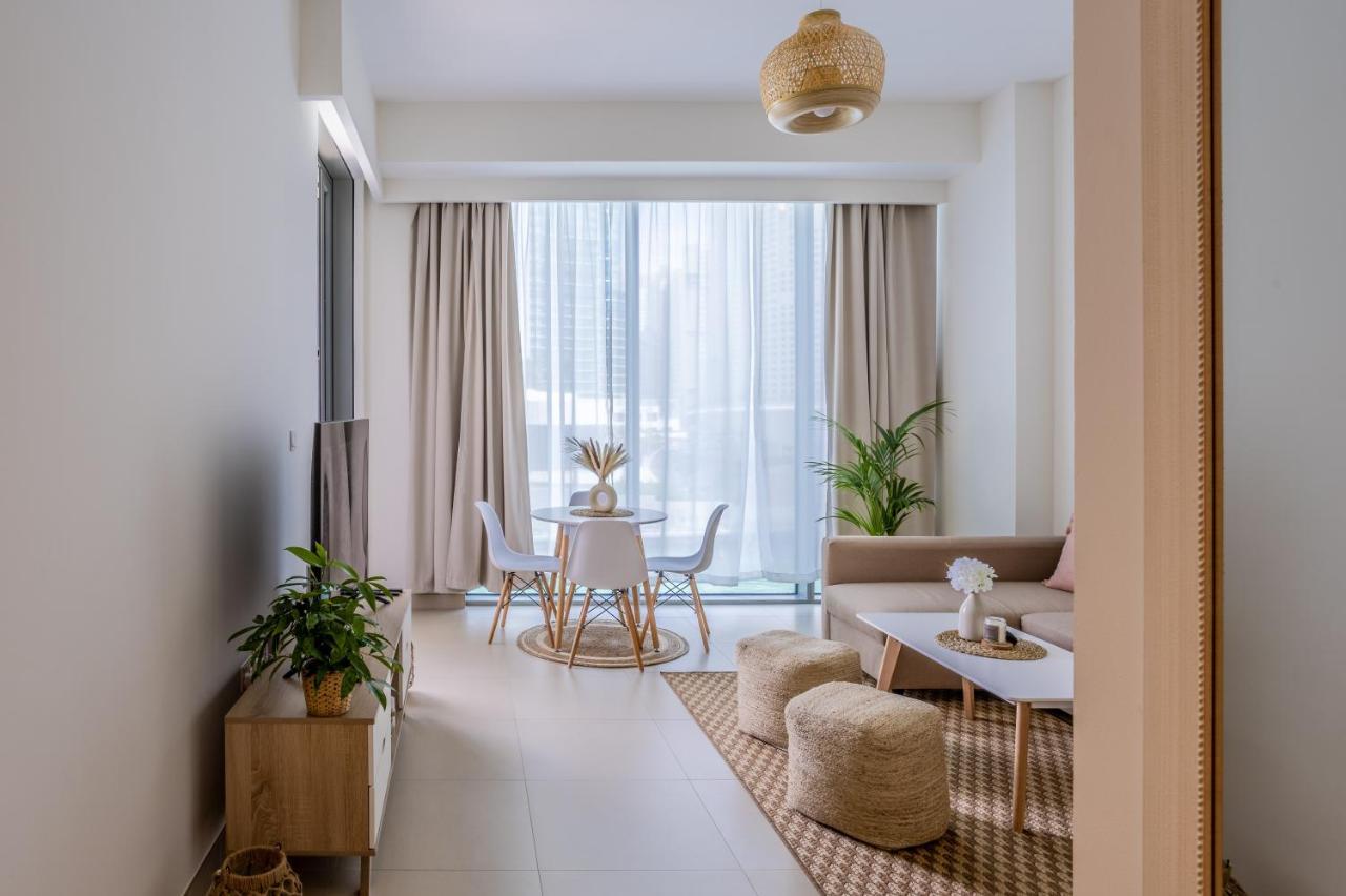 Waves Holiday Home - Waterfront Apartment With Breathtaking Sea Views Dubaj Exteriér fotografie
