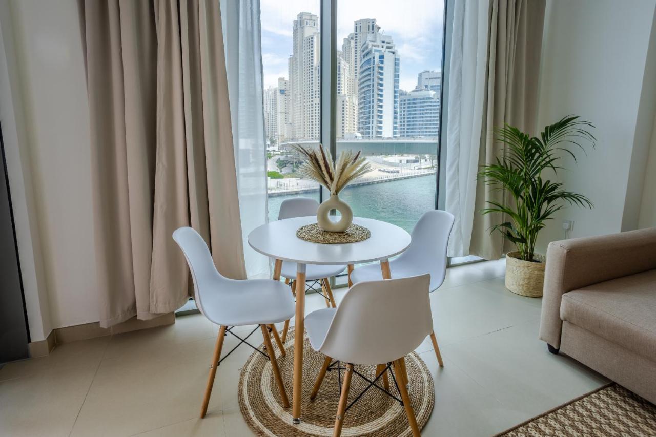 Waves Holiday Home - Waterfront Apartment With Breathtaking Sea Views Dubaj Exteriér fotografie