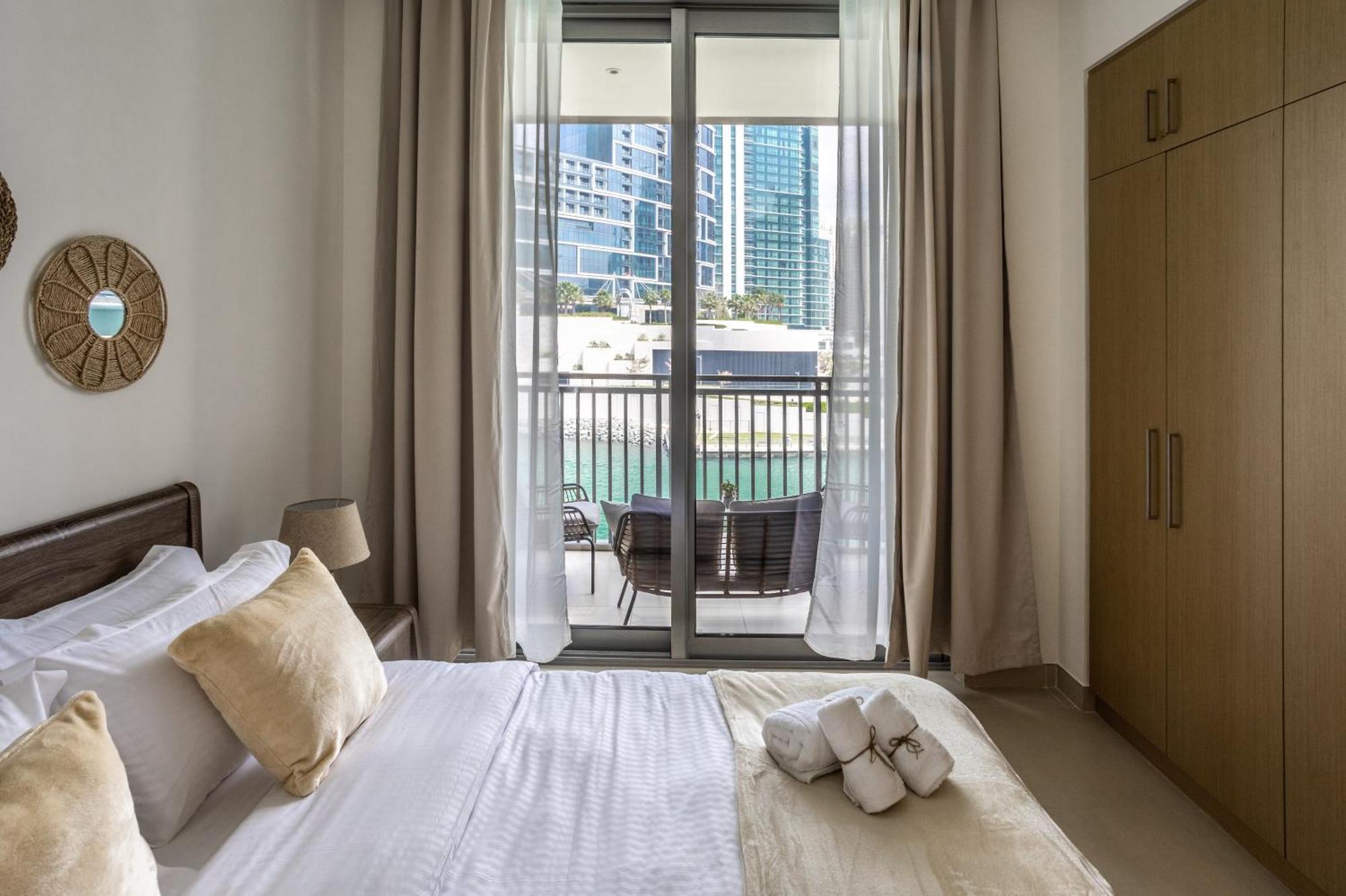Waves Holiday Home - Waterfront Apartment With Breathtaking Sea Views Dubaj Exteriér fotografie