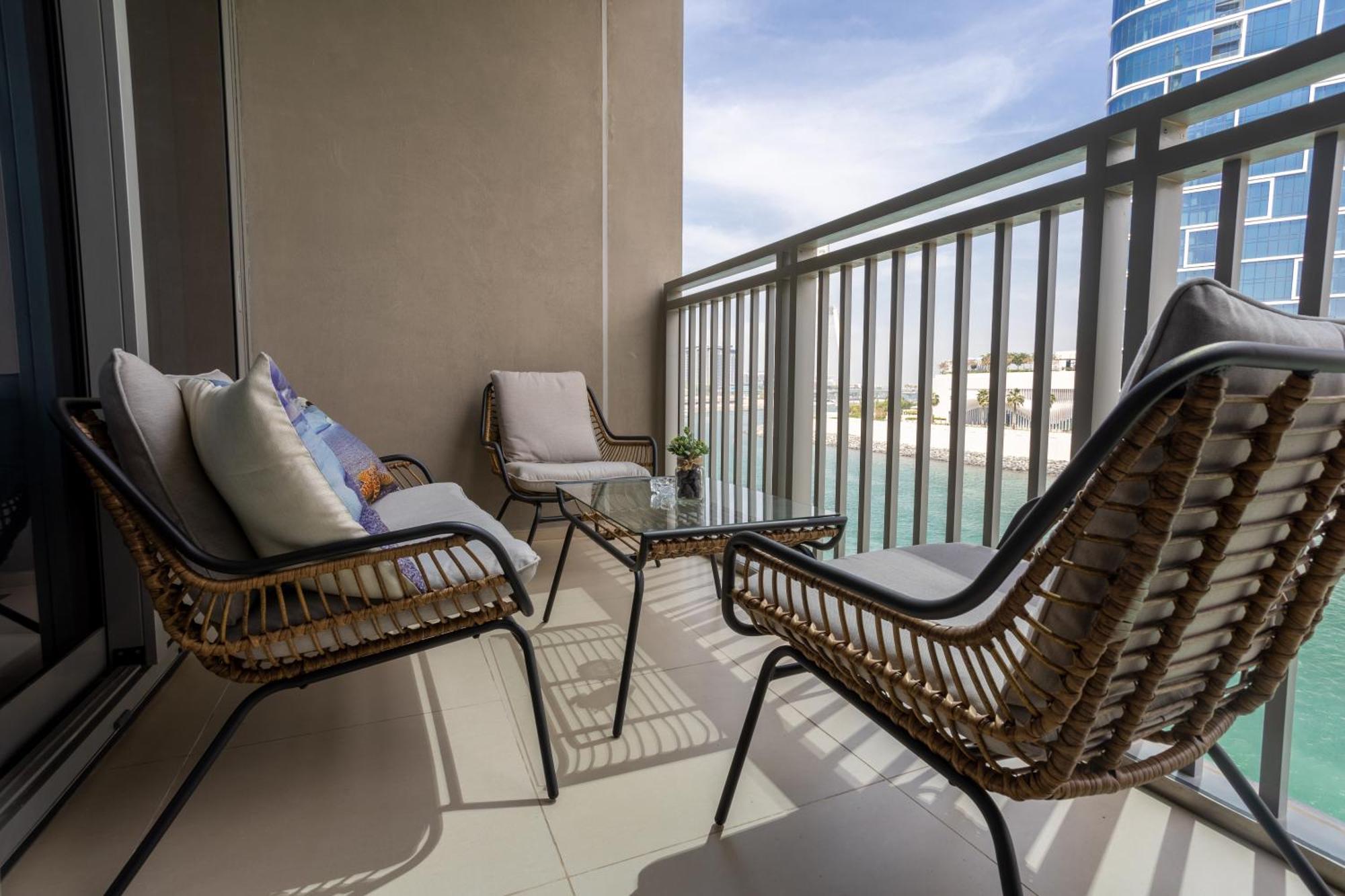 Waves Holiday Home - Waterfront Apartment With Breathtaking Sea Views Dubaj Exteriér fotografie